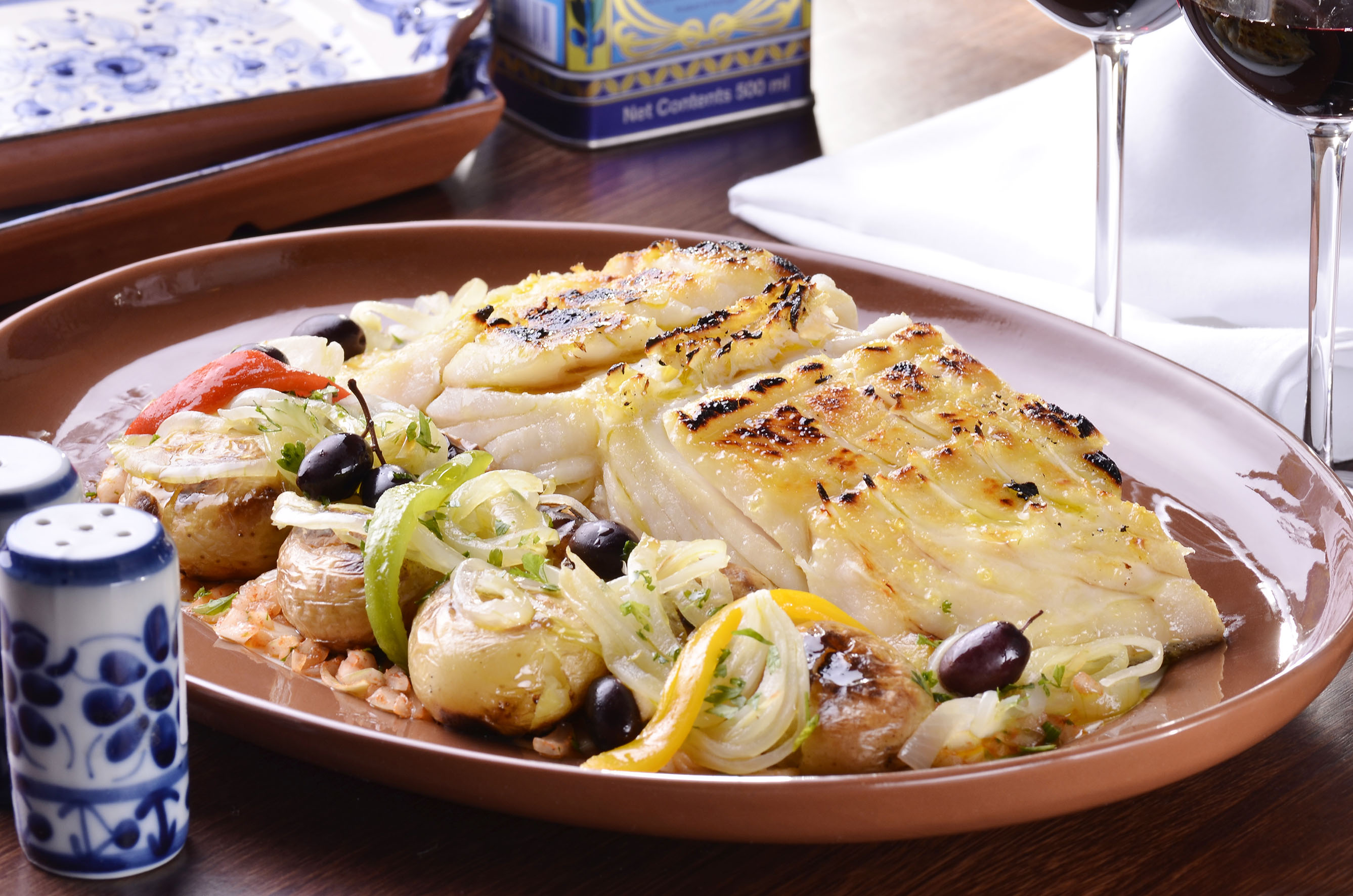 Rancho Portugu&ecirc;s; bacalhau a narciso