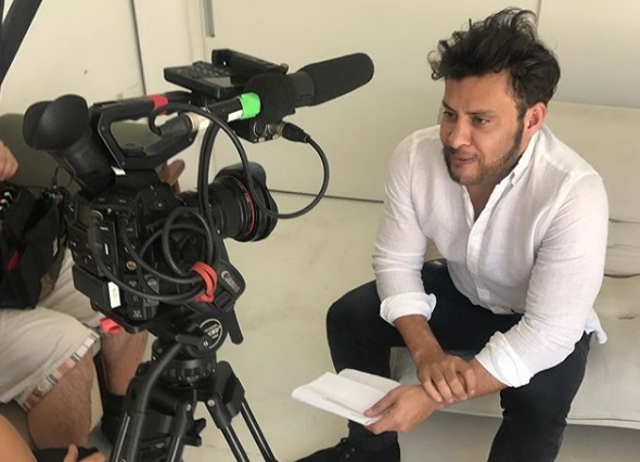 Canal E! lança série sobre Cacau Oliver, criador de subcelebridades