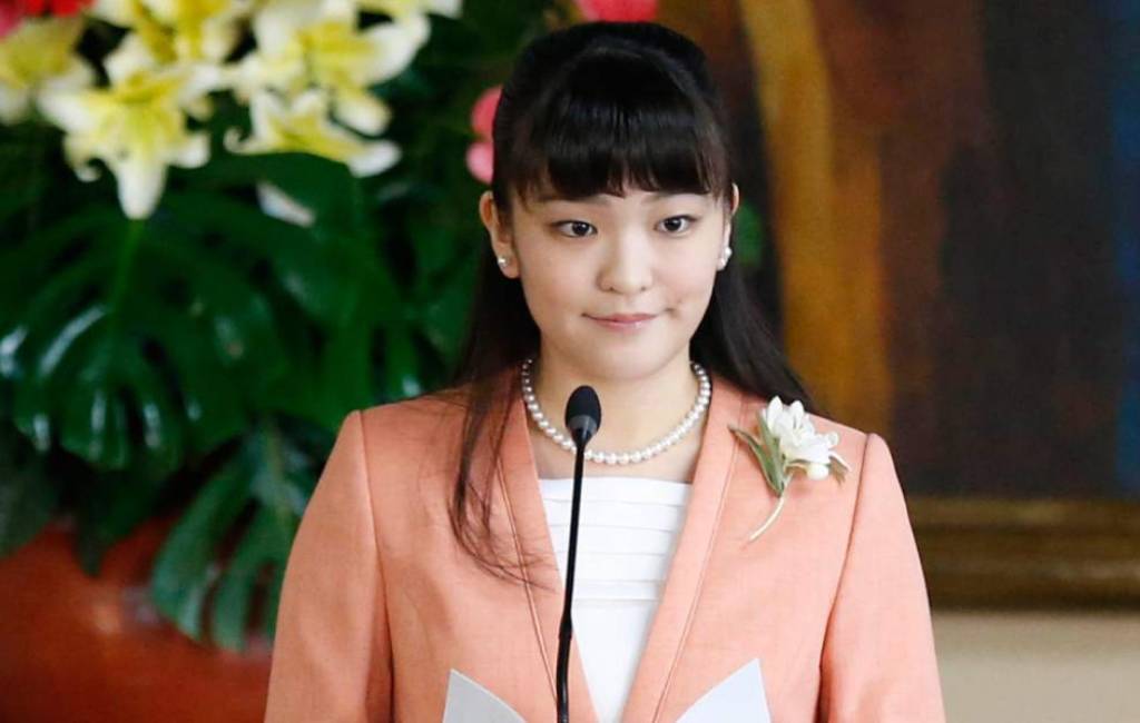 Princesa do Japão passeia pelo Rio e planta árvore