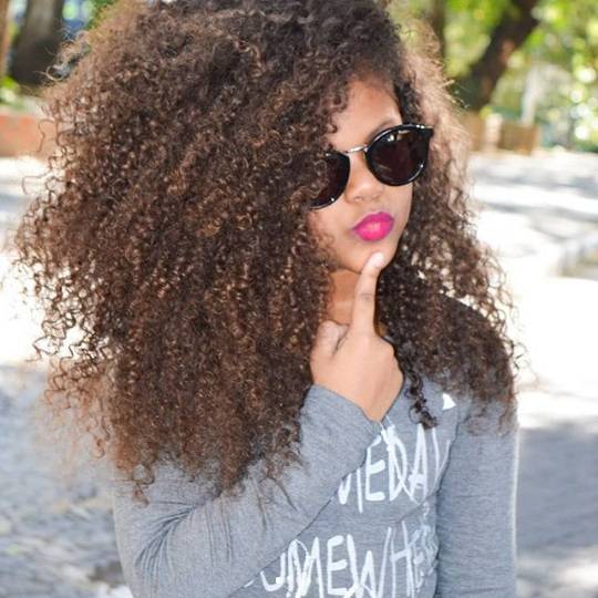 Perfil de modelo mirim denuncia possível maus-tratos de madrasta