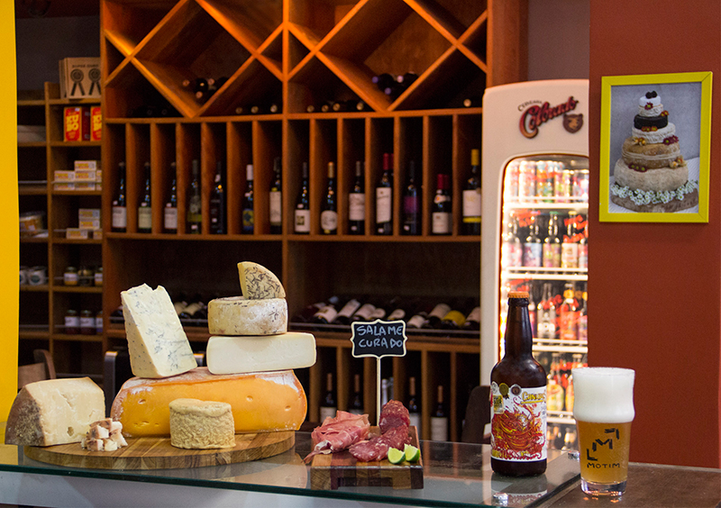 Empório São Roque abre primeira loja de rua