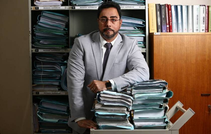 Operação Lava Jato: Juiz Marcelo Bretas diz que teve celular clonado