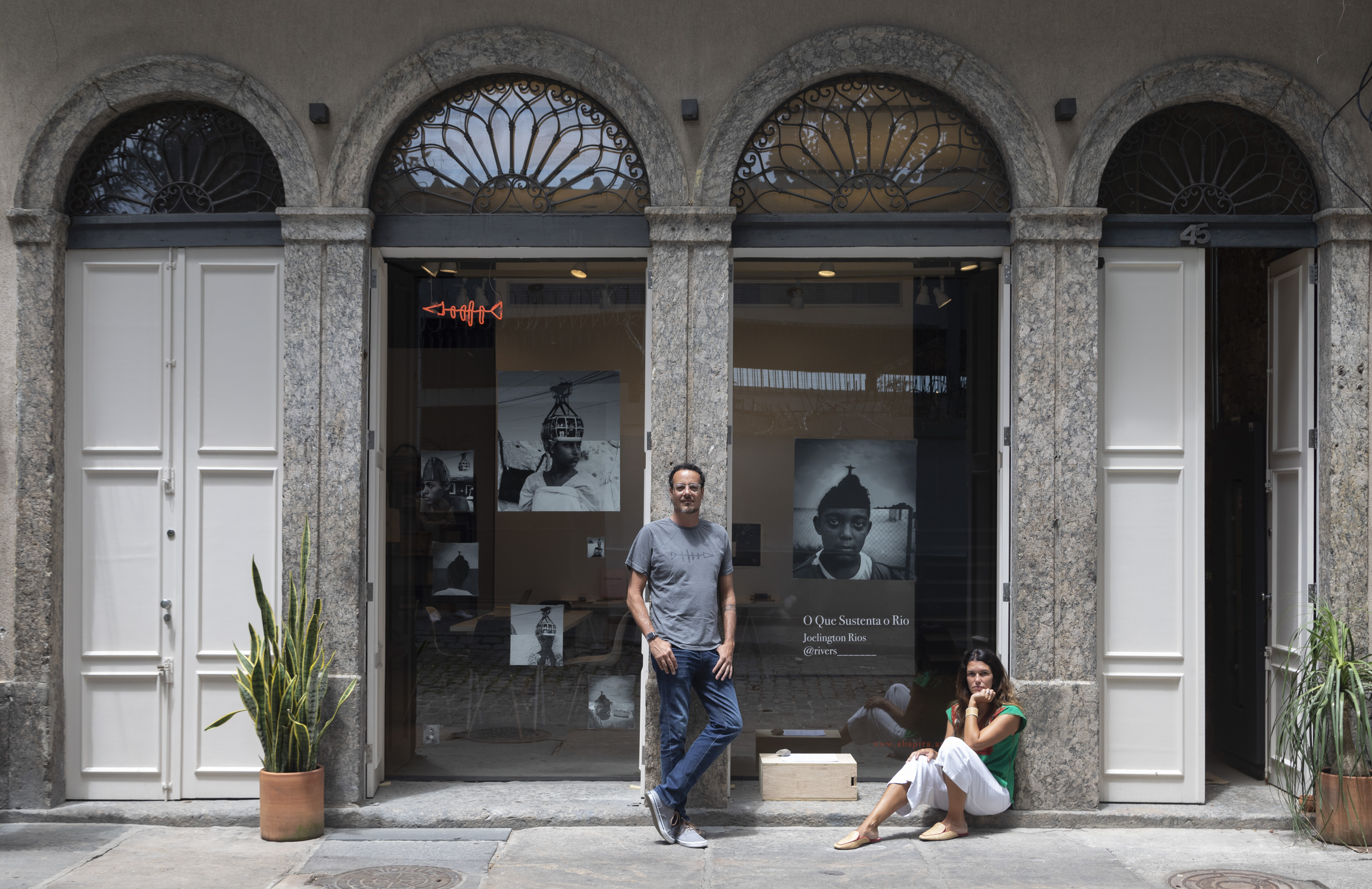 Guilherme e Bia: o casal decidiu deixar a vida em Nova York para abrir um espa&ccedil;o cultural no Rio