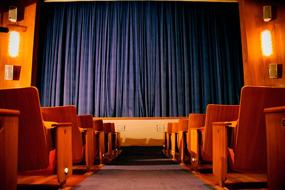 Após quatro anos fechado, Teatro Maison de France ganha nova função