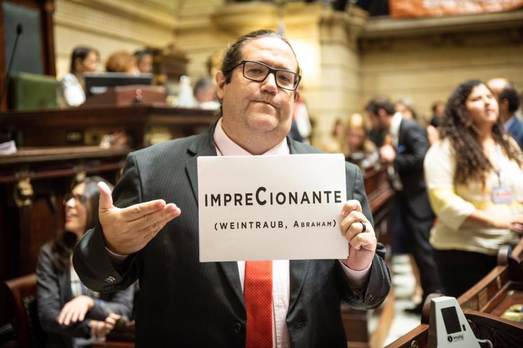 Tarcísio Motta: ‘ Conceder honraria a Weintraub é uma vergonha’