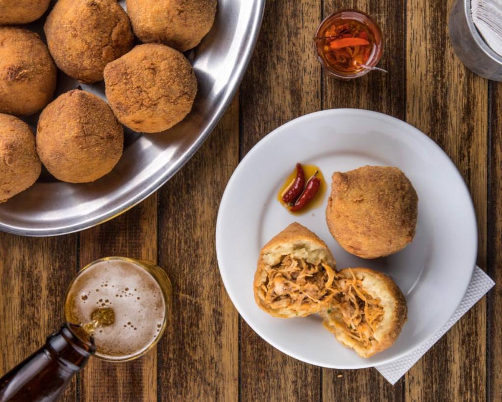 Delivery: oito lugares para pedir coxinha em casa