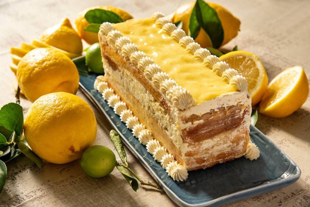 Um dos hits da quarentena, o bolo ganha enciclopédia com três volumes