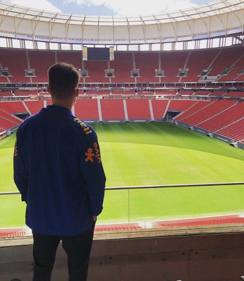 Jair Renan: Filho 04 de Bolsonaro investe em camarote de estádio