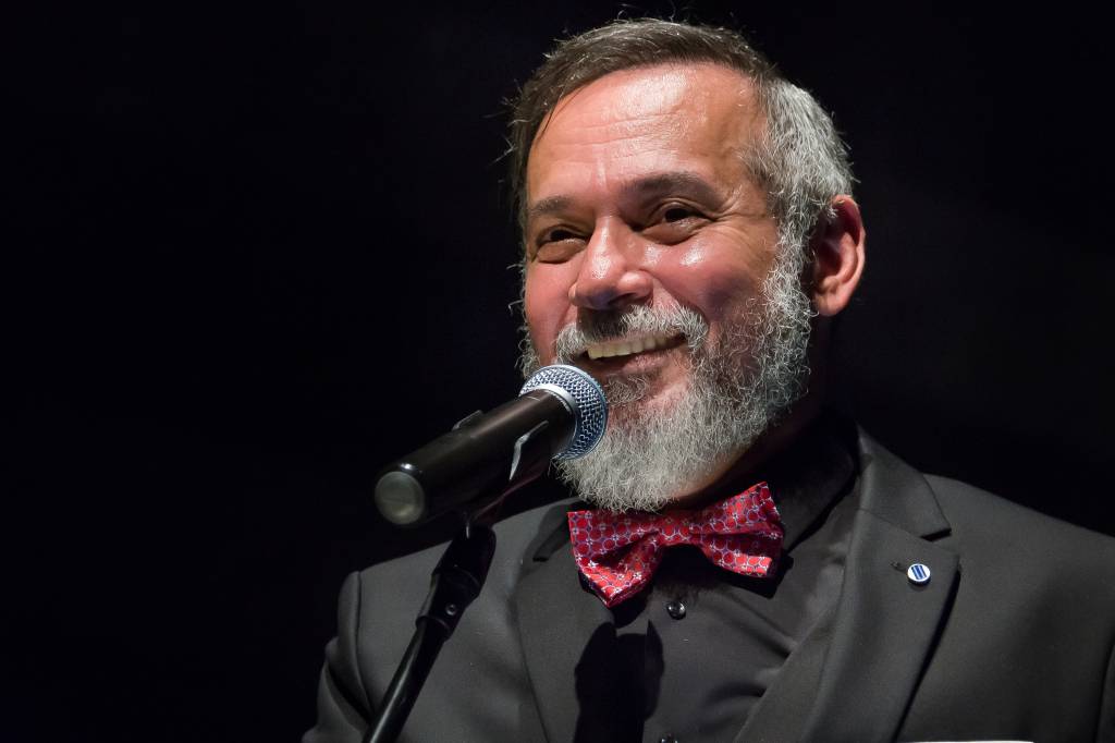 Crítica: monólogo on-line emociona ao misturar traumas, crueldade e poesia