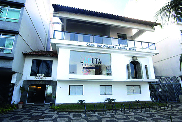 Casa de Cultura Laura Alvim reabre em novembro com show de Guto Goffi