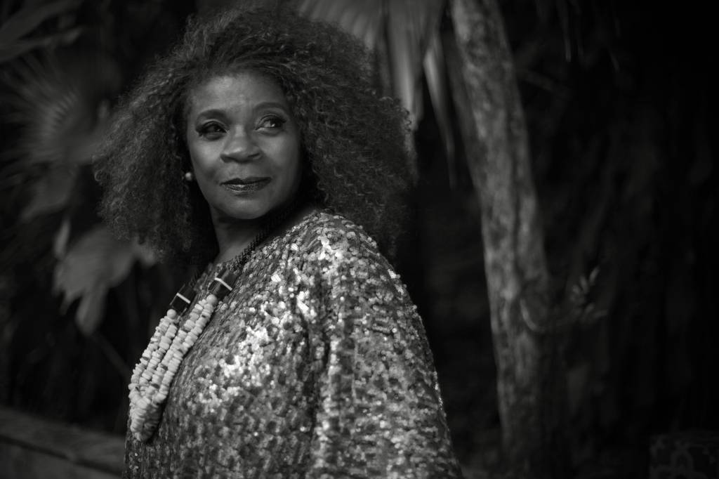 Lives neste sábado abordam racismo, transfobia e intolerância