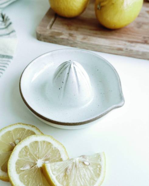 Utens&iacute;lio de cozinha criado pela artista Flor Bertarini