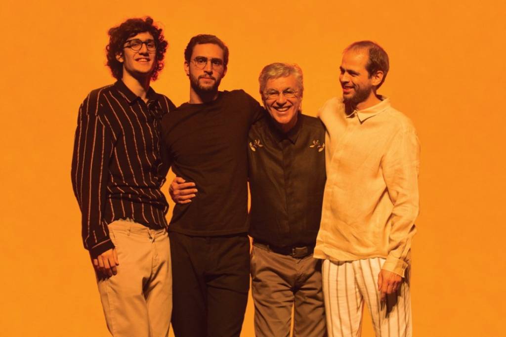 Lives do fim de semana: Caetano, Novos Baianos e Zeca Pagodinho