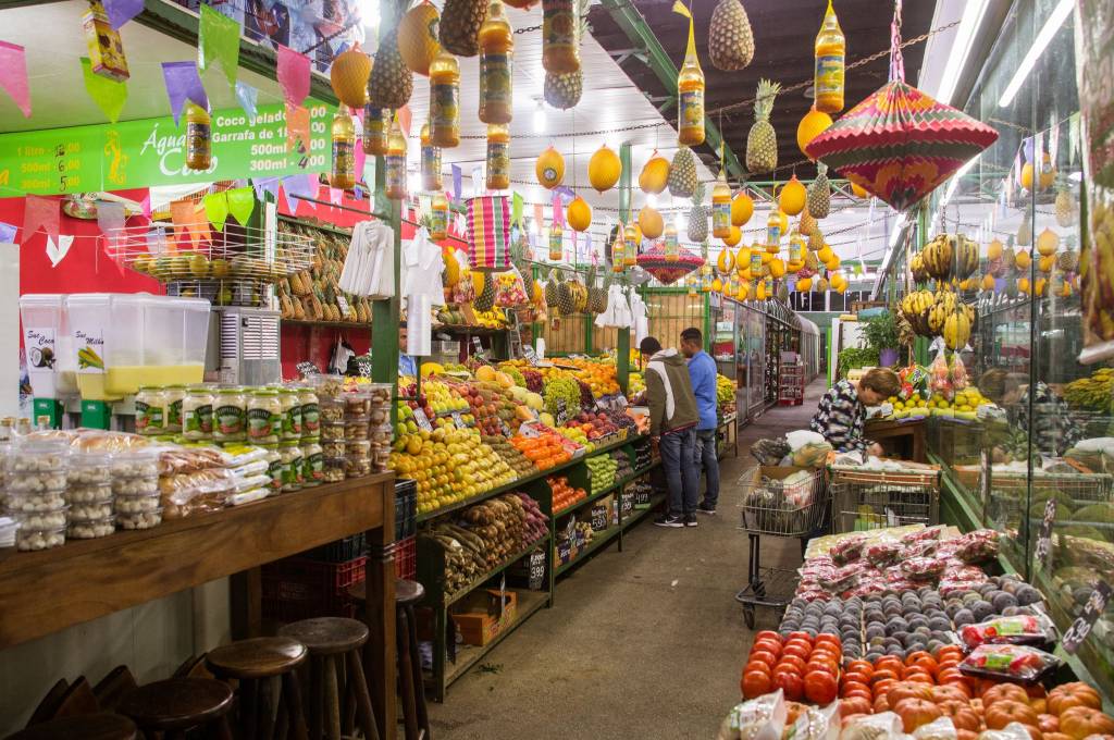 Cobal do Humaitá: agora prefeitura e governo disputam o espaço