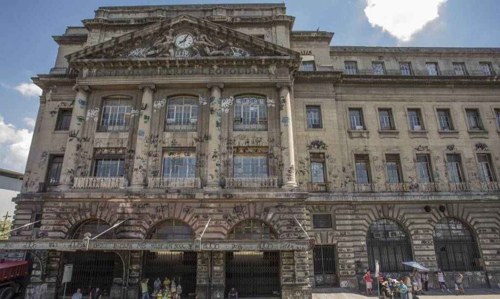 Prefeitura dá calote e obra de revitalização da Leopoldina é interrompida