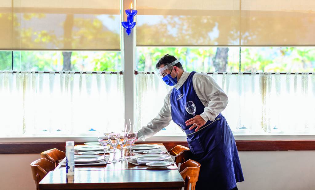 Pesquisa revela o que mudou na forma de comer e beber fora de casa