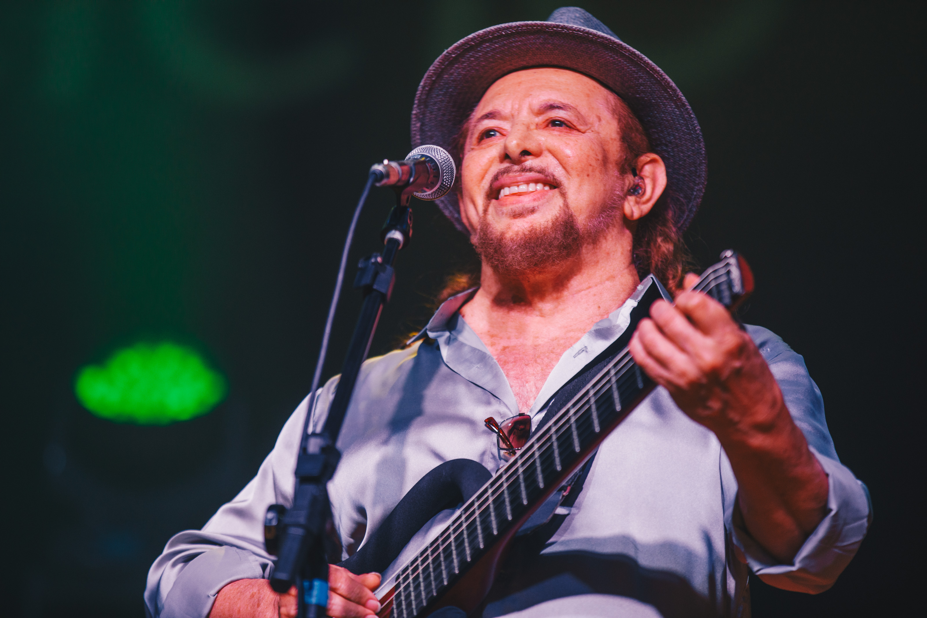 Foto mostra o artista Geraldo Azevedo