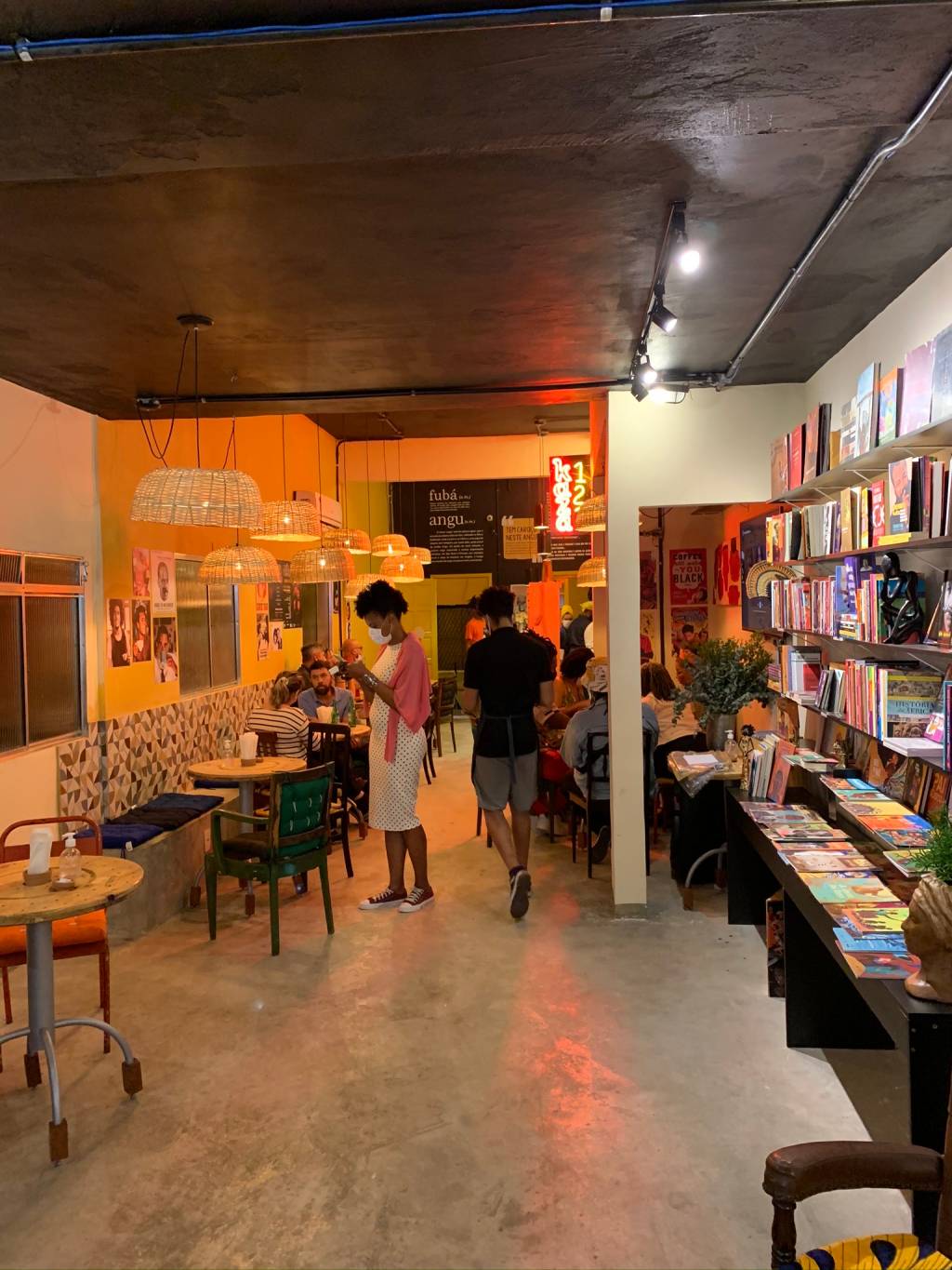 Novo bar em Vila Isabel exalta a cultura negra