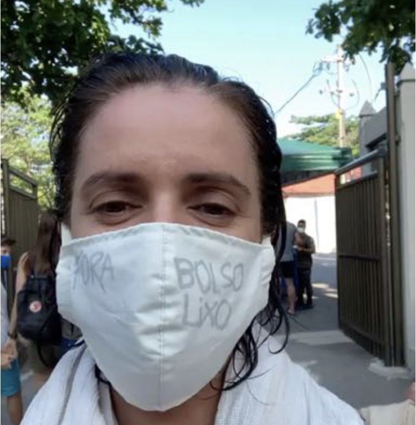 Produtora é barrada no Forte de Copacabana por mensagem contra Bolsonaro