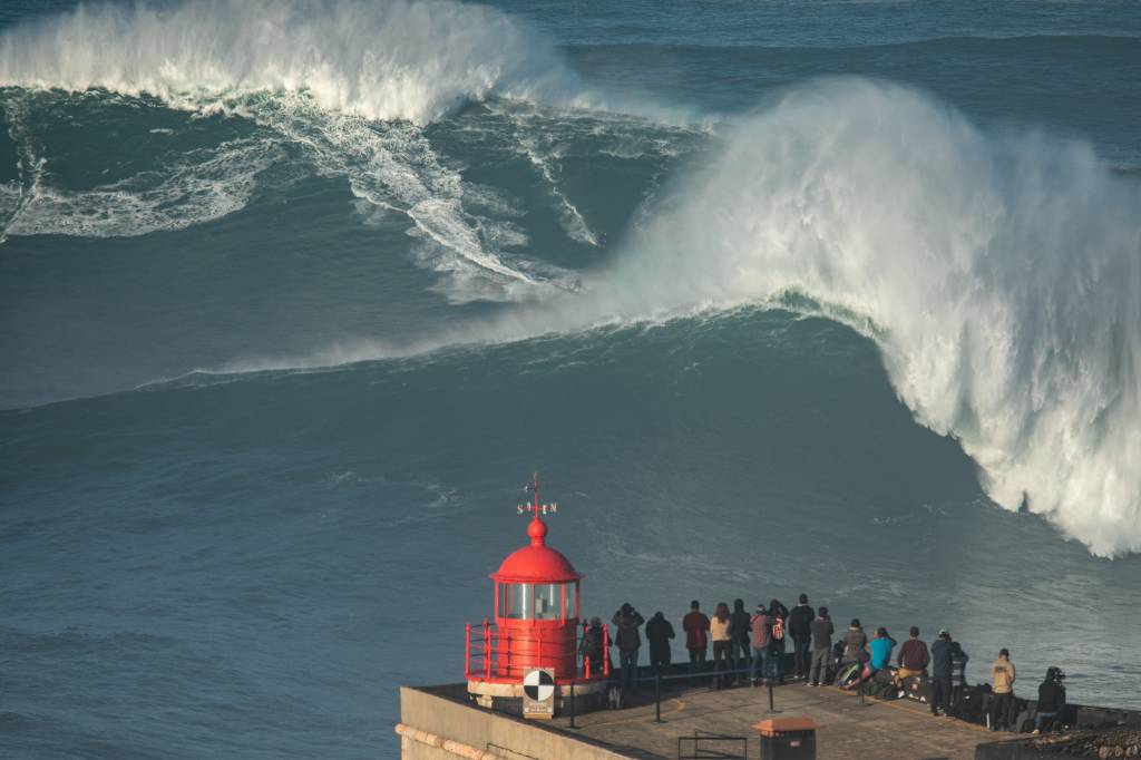 Maya Gabeira, Scooby, Chumbo: cariocas brilham em swell gigante de Nazaré