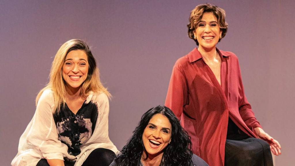 Peça Agora É que São Elas! faz piada de situações contemporâneas na Barra