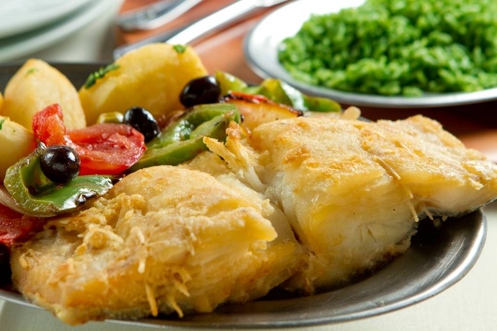 Aprenda a fazer o bacalhau à moda do Bar Urca