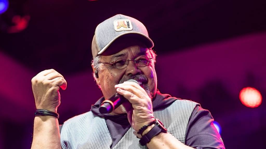Jorge Aragão celebra cinco décadas de estrada em show no Vivo Rio