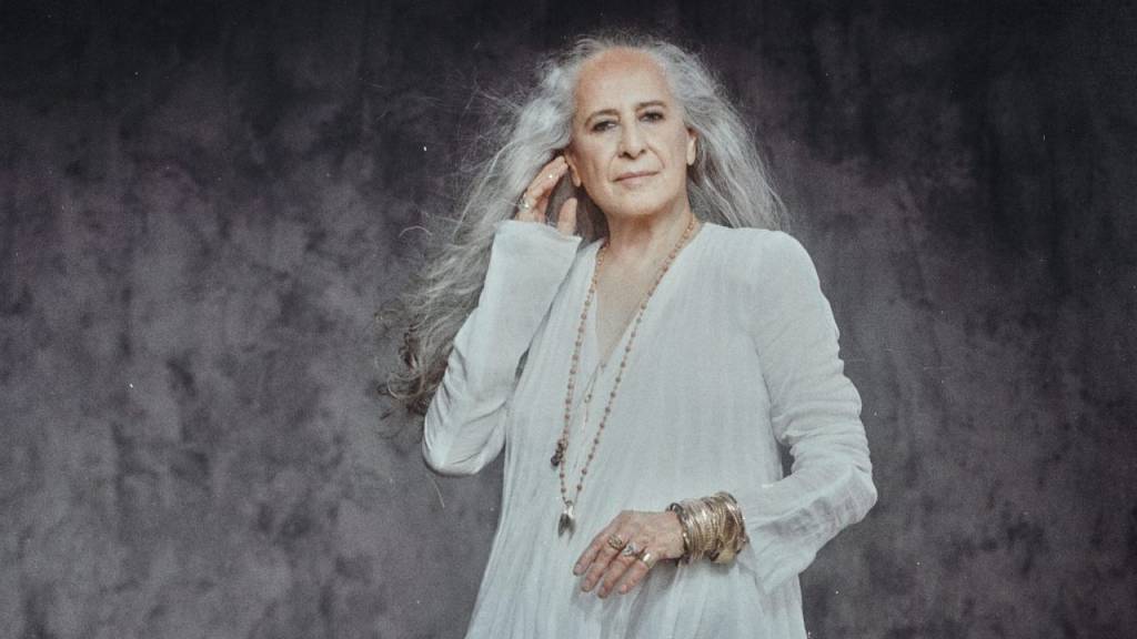 Turnê de 60 anos de Maria Bethânia: ingressos no Rio chegam a 980 reais