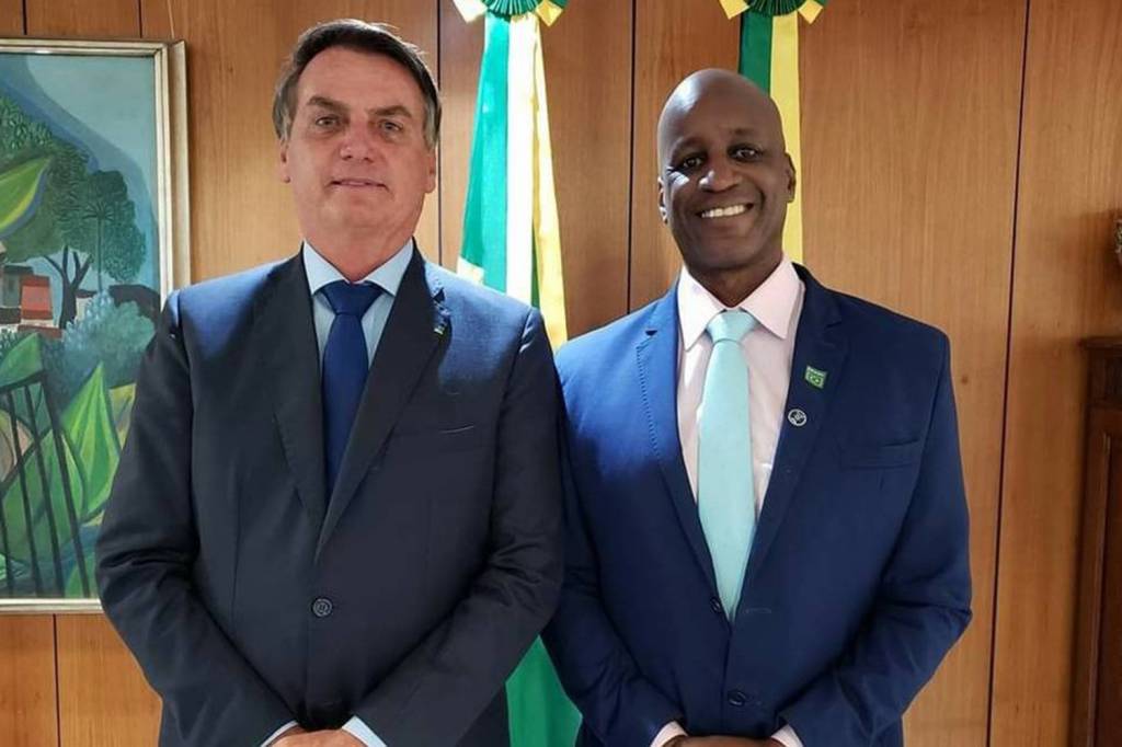Elza Soares, Martinho e Gil são excluídos de lista de negros notáveis