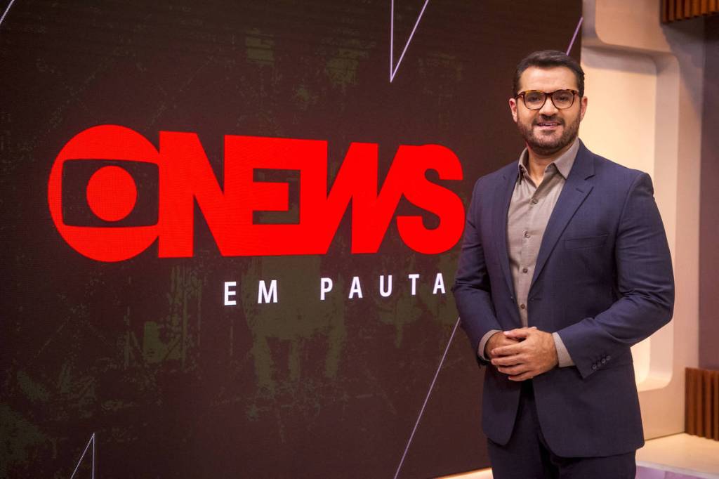 Apresentador da Globo News sofre ataques racistas e homofóbicos nas redes