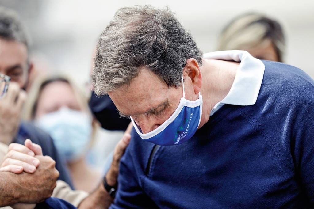 Crivella: sozinho na cela, prefeito afastado ‘raspou o prato’ no jantar