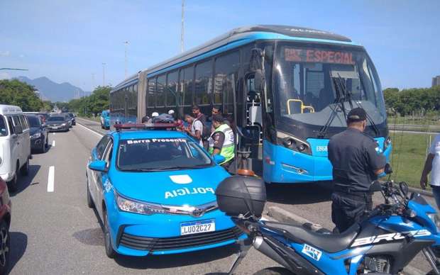 Um dia de fúria: irritado com demora, homem furta ônibus e é preso no Rio