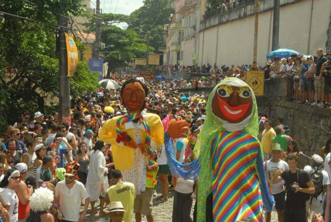 Blocos de rua não apoiam decreto que define carnaval fora de época.