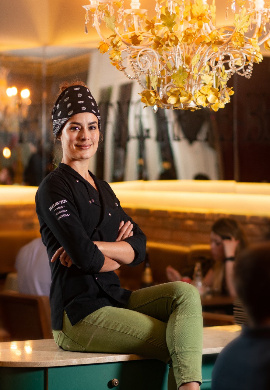 Chef Heaven Delhaye ensina a preparar seu steak tartare