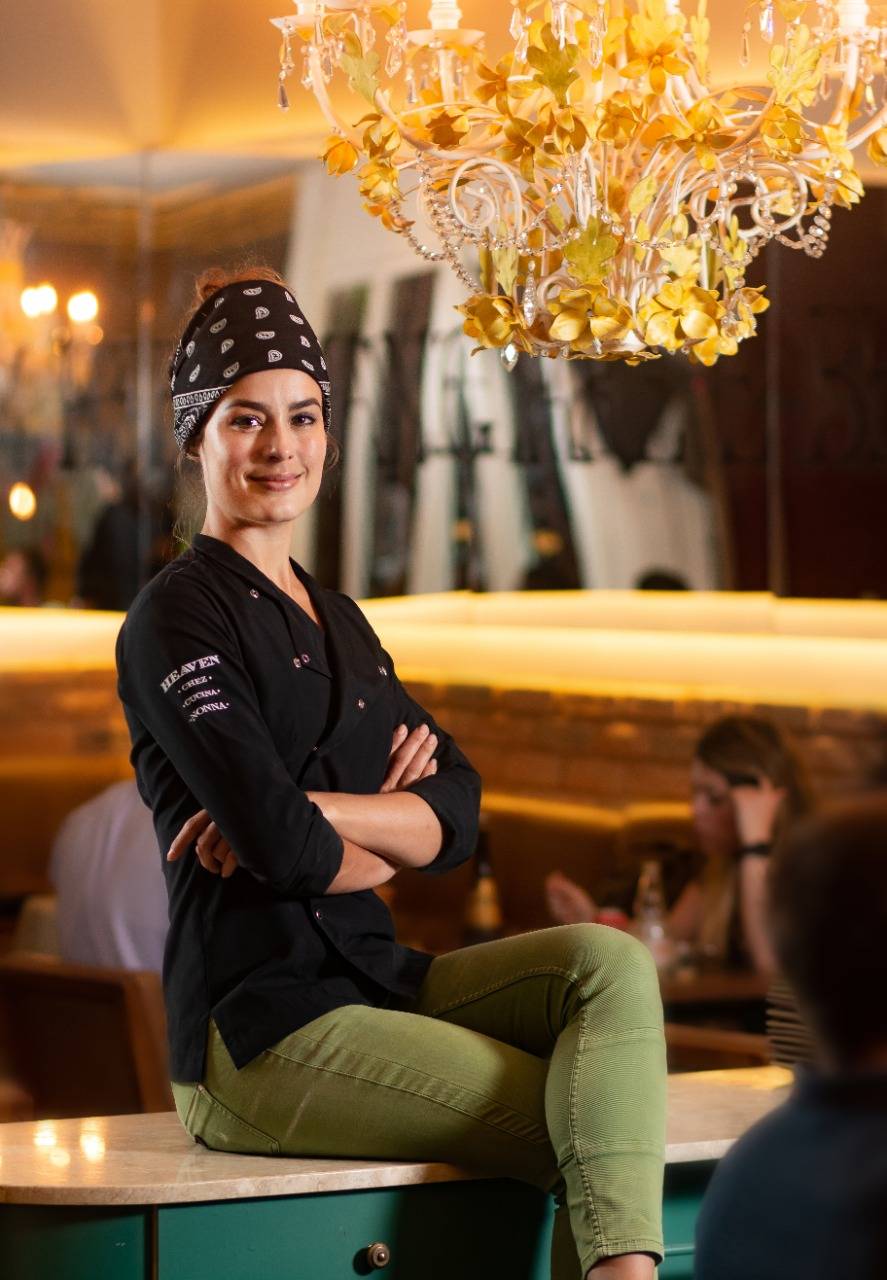 Chef Heaven Delhaye ensina a preparar seu steak tartare