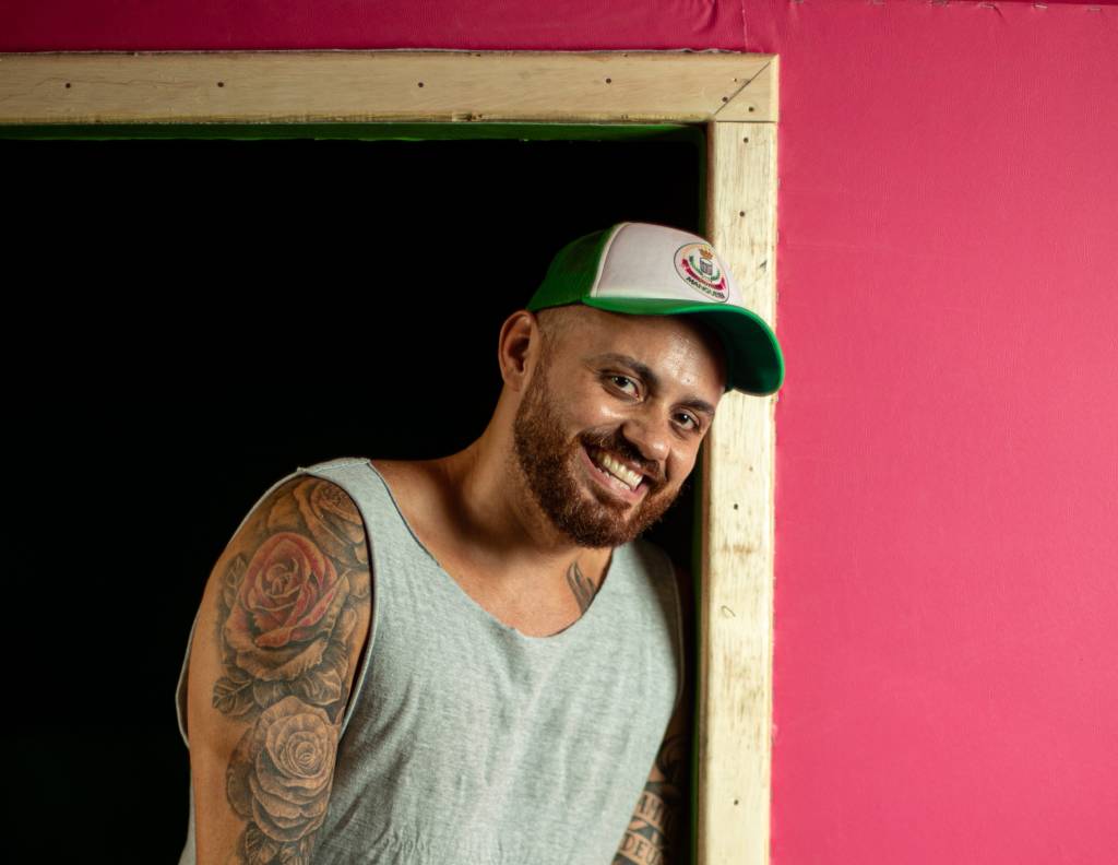 Mangueira: a angústia de Leandro Vieira com a escolha do samba