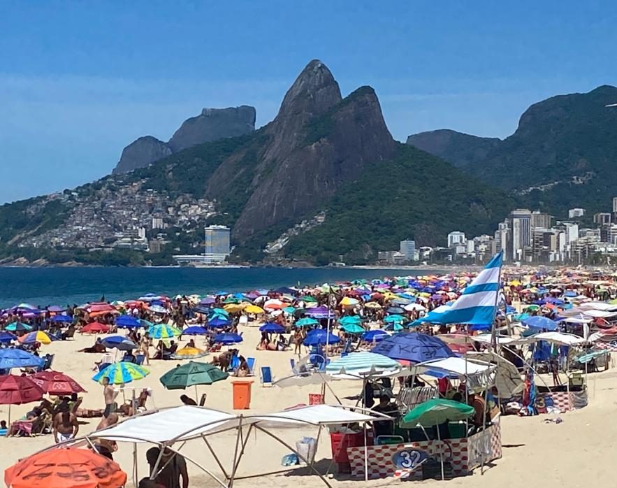 Veranico que lotou as praias do Rio deu trabalho para a PM