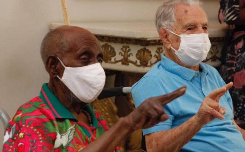 Coronavírus: vacinado, Nelson Sargento, 96 anos, está infectado