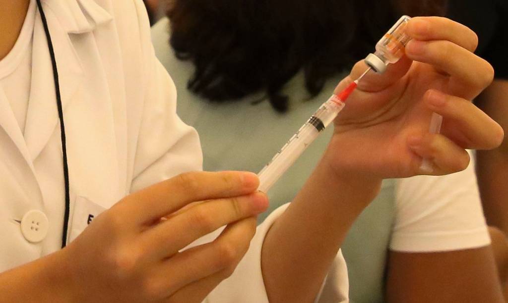 Covid-19: estado do Rio distribui 57 000 doses da vacina Pfizer