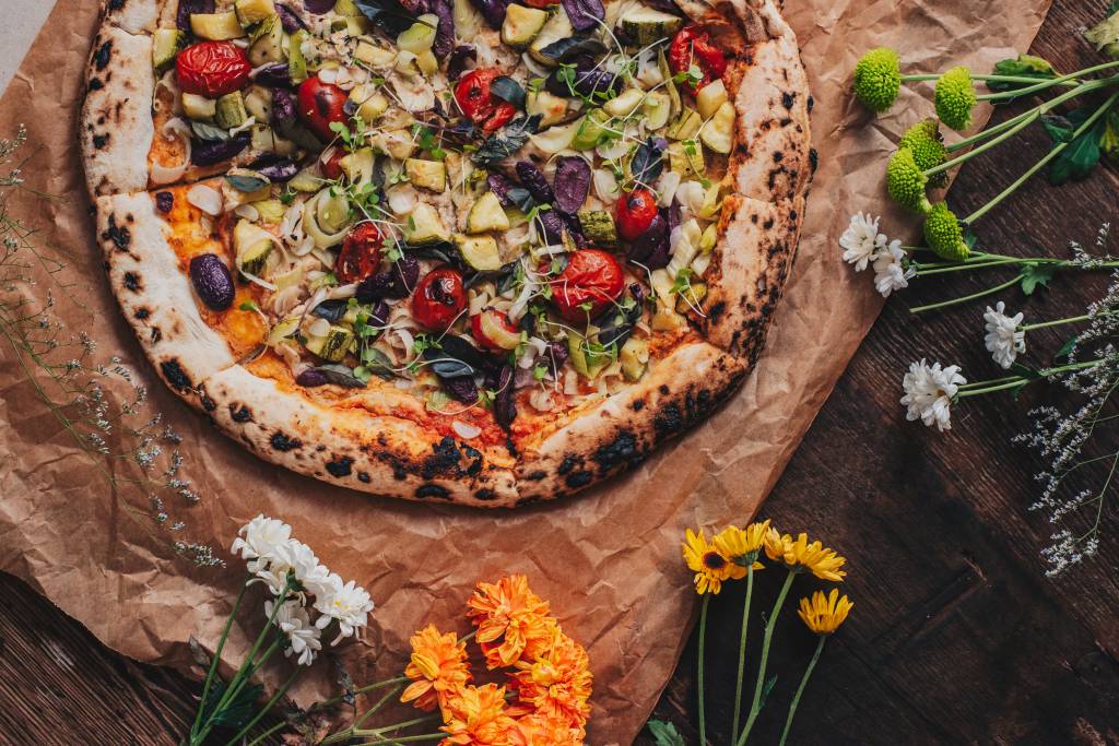 Dia da Mulher: novidades e promoções de comes e bebes para celebrar a data