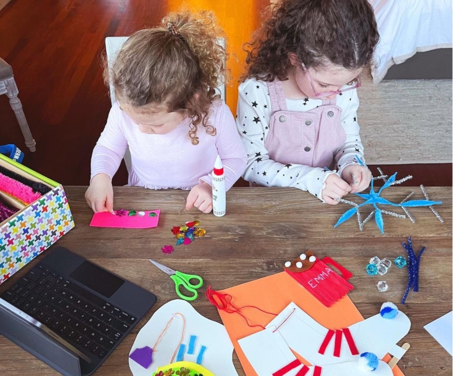 Cinco perfis que vão te inspirar nas brincadeiras em casa