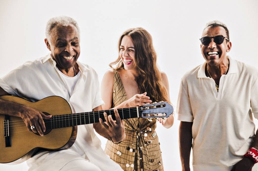 pan_gilberto_gil__roberta_sa_e_jorge_ben_foto_coringa_dvg-8673684.jpg Com Gilberto Gil e Roberta Sá, em 2019: sua última gravação antes da pandemia -