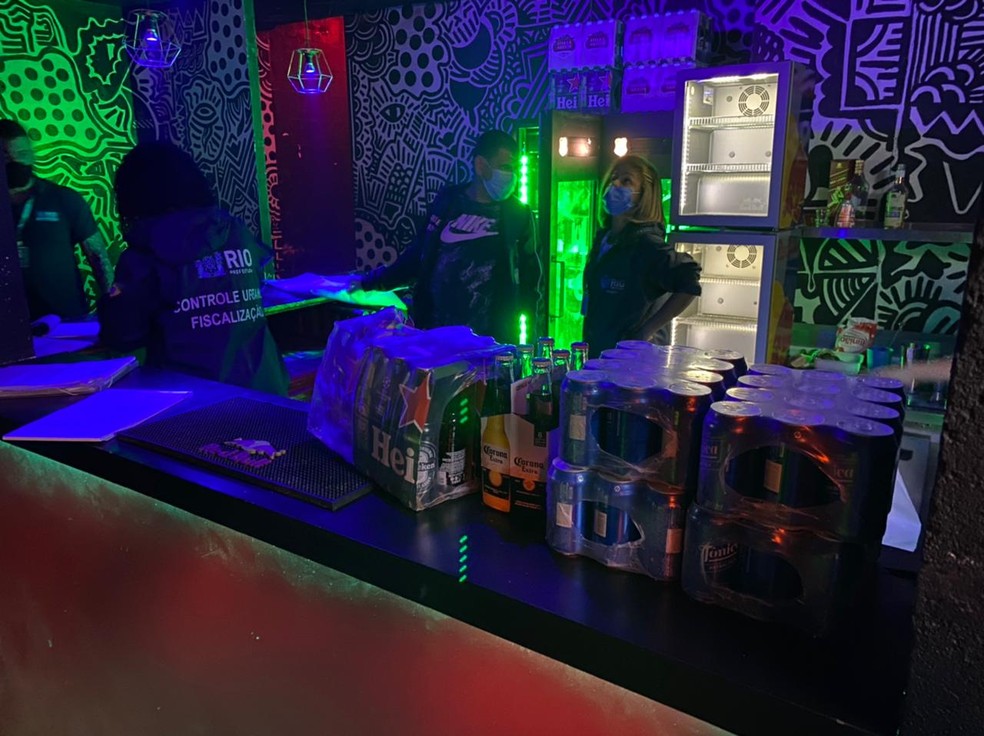 Festa clandestina para 200 pessoas é interditada em Botafogo