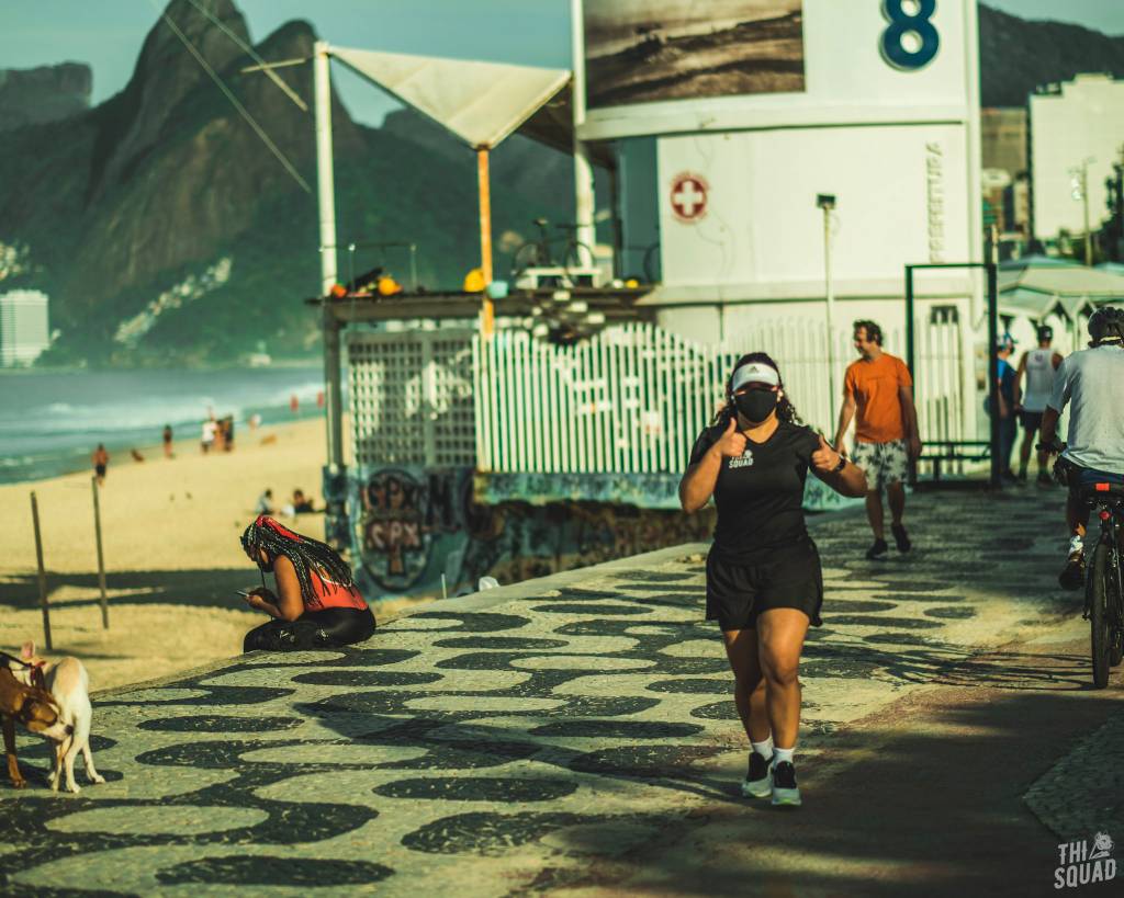 Corredora Descansar pós um treino intenso de corrida.