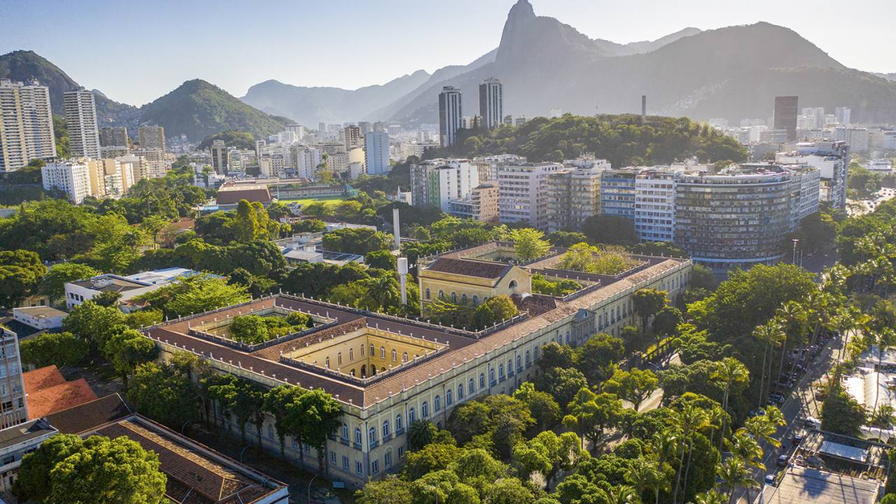 O câmpus da Praia Vermelha: atividades de ensino, pesquisa e extensão sob risco -
