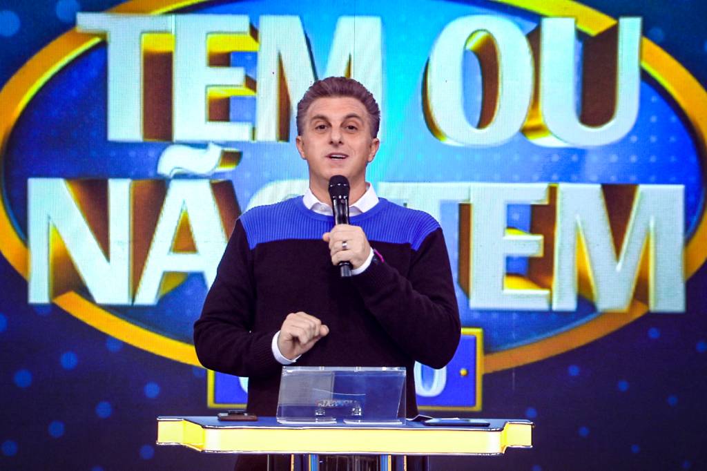 Nada de política! Luciano Huck vai substituir Faustão no Domingão