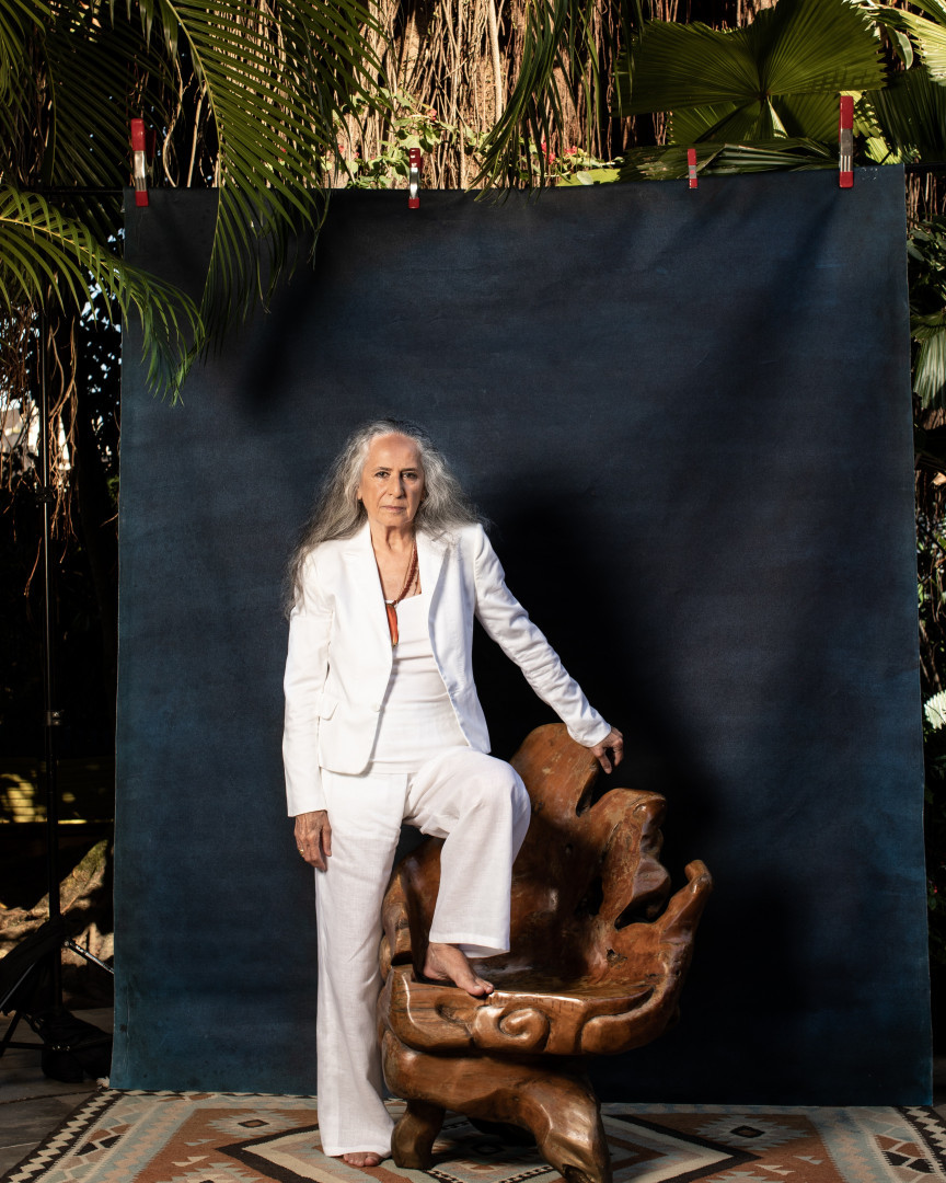 Aniversariante do dia, Maria Bethânia anuncia single para 25 de junho