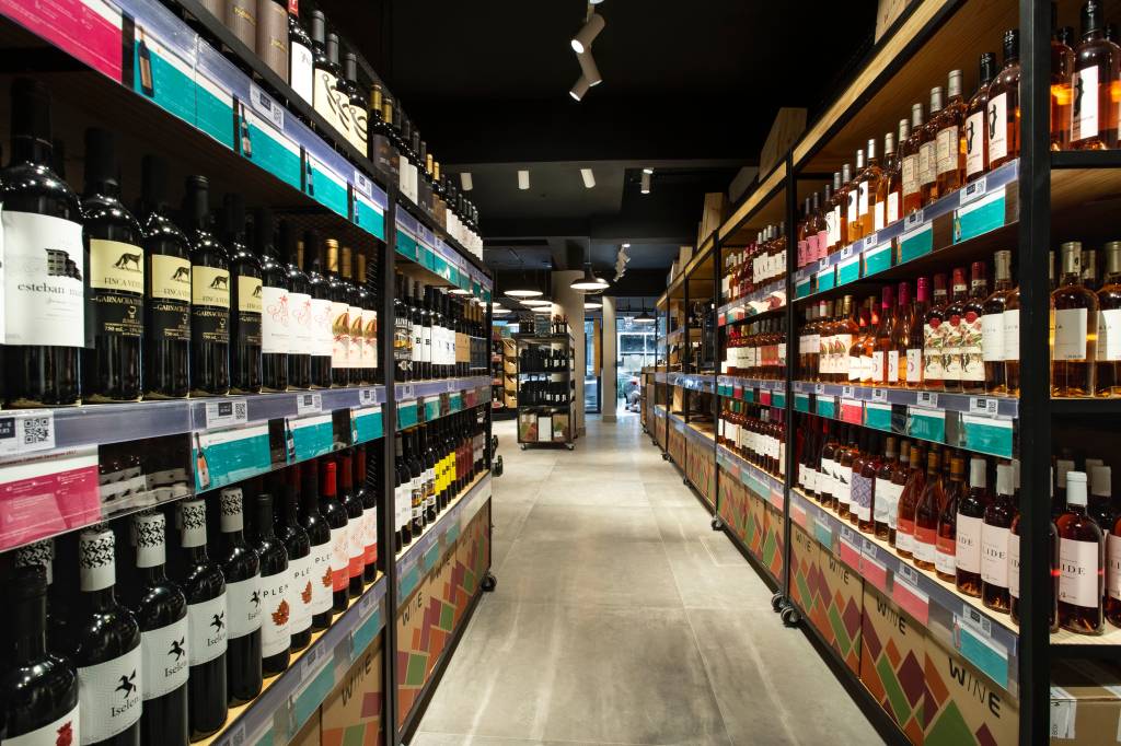 A expansão do tim-tim: Wine chega ao Rio e inaugura duas lojas de vinho
