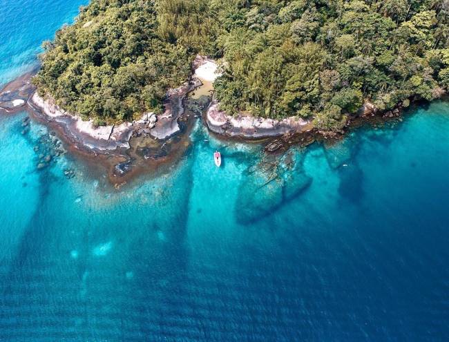 A praia de Aripeba, na Ilha Grande.