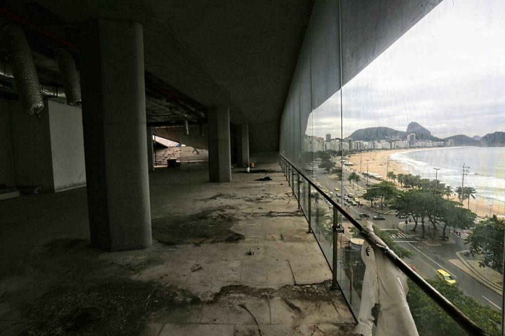 Museu da Imagem e do Som Obra inacabada do MIS na Praia de Copacabana